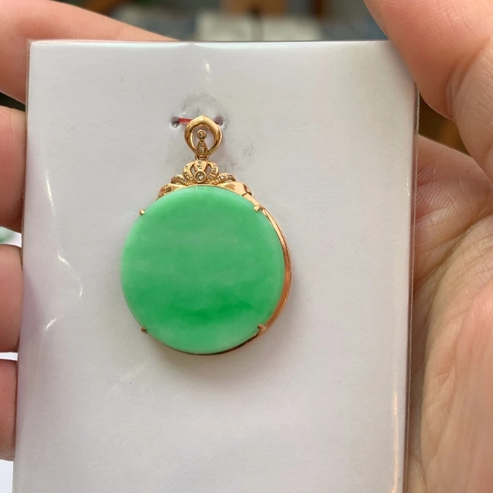 翡翠颈饰18K金镶嵌翡翠吊坠
