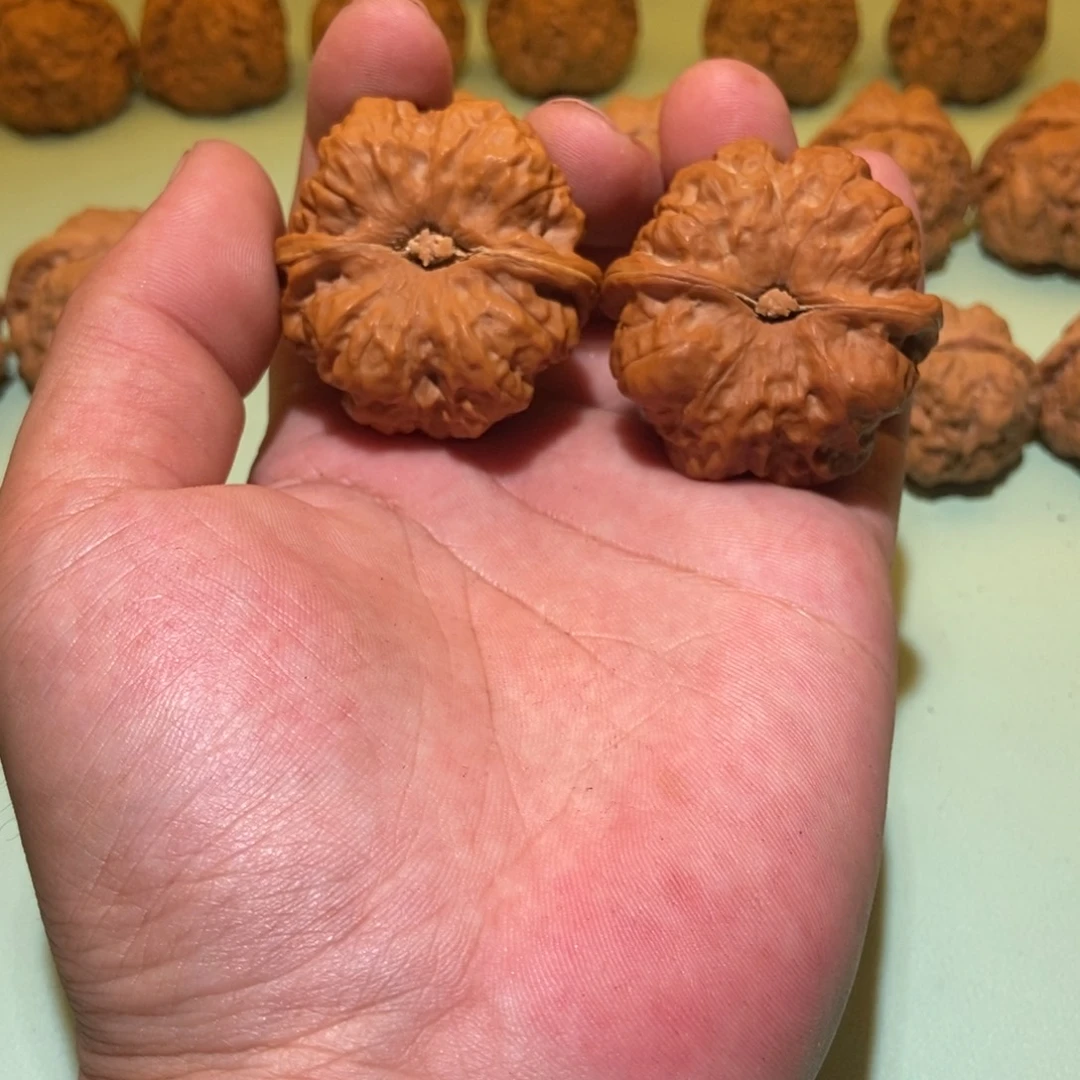 文玩核桃吊坠べ**の蛤蟆头44一对