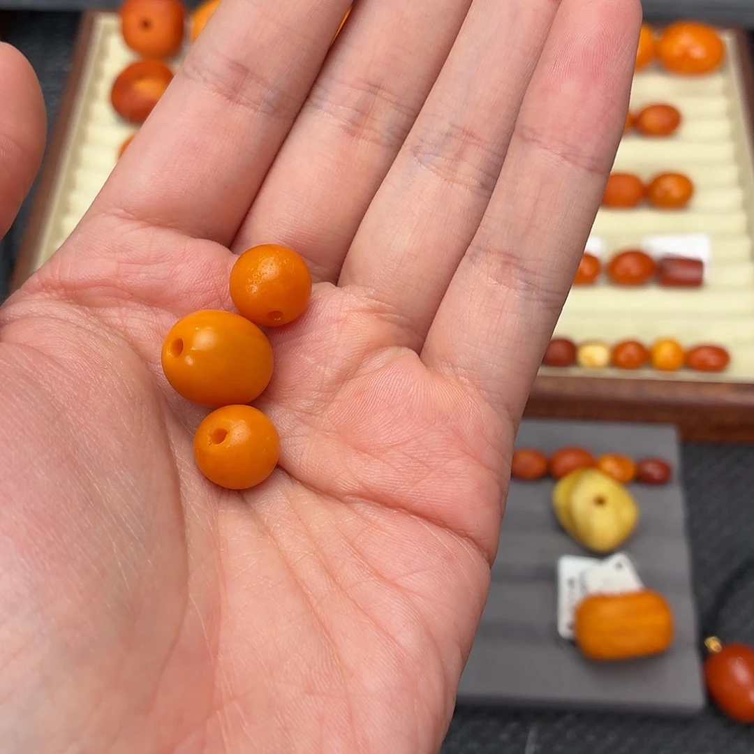 远***方琥珀未镶嵌裸石定制