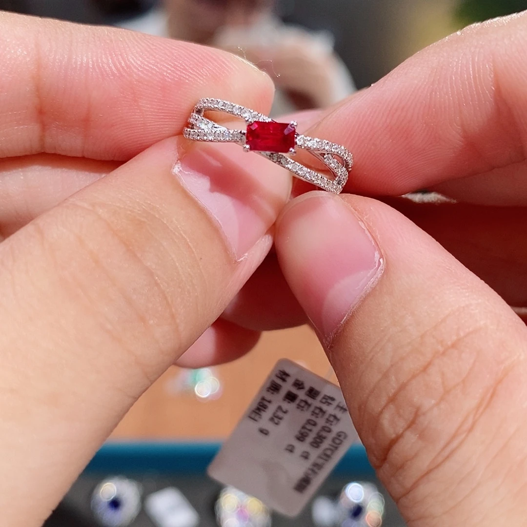 18K金镶嵌红宝石戒指Gdtc0.30ct