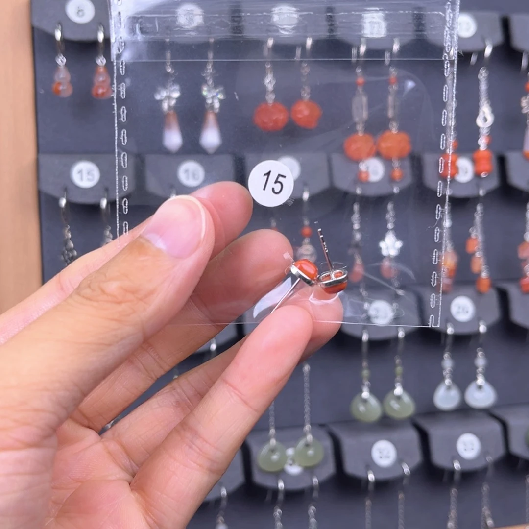 南红玛瑙银S925镶嵌耳饰余**漫