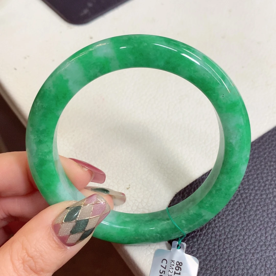未镶嵌手镯翡翠缅甸