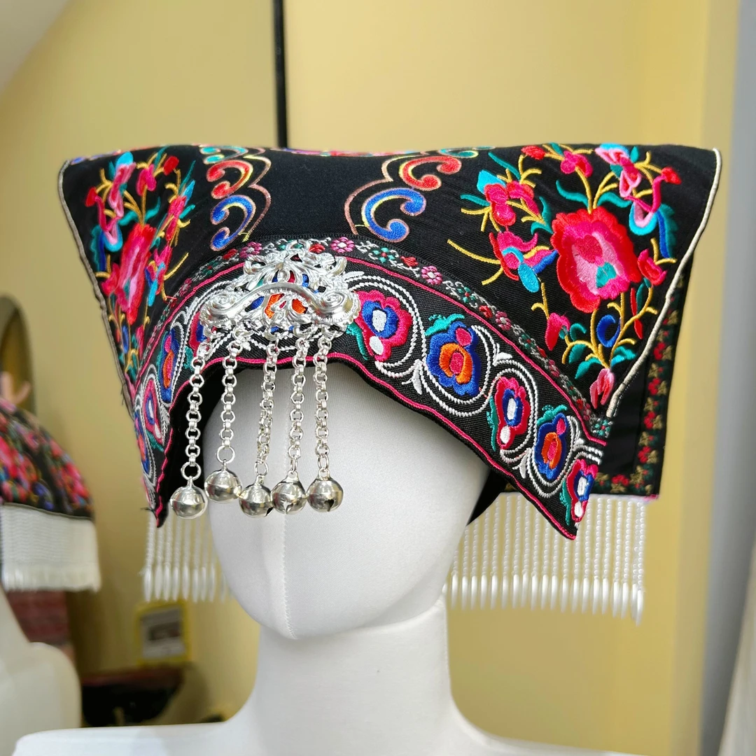 少数民族围腰帽饰绣花织带刺绣银饰流苏百搭布依壮侗族表演服土布