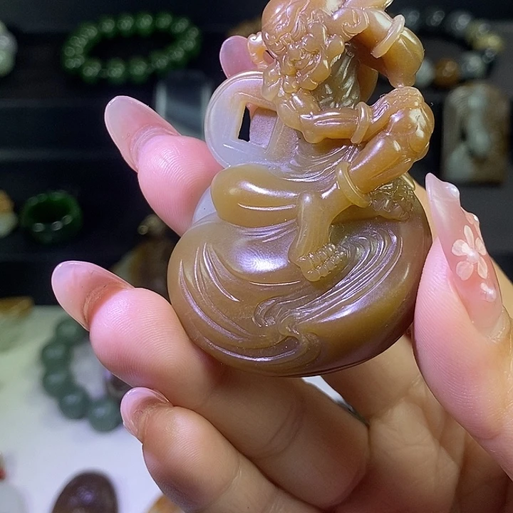 和田玉（糖玉）未镶嵌把件