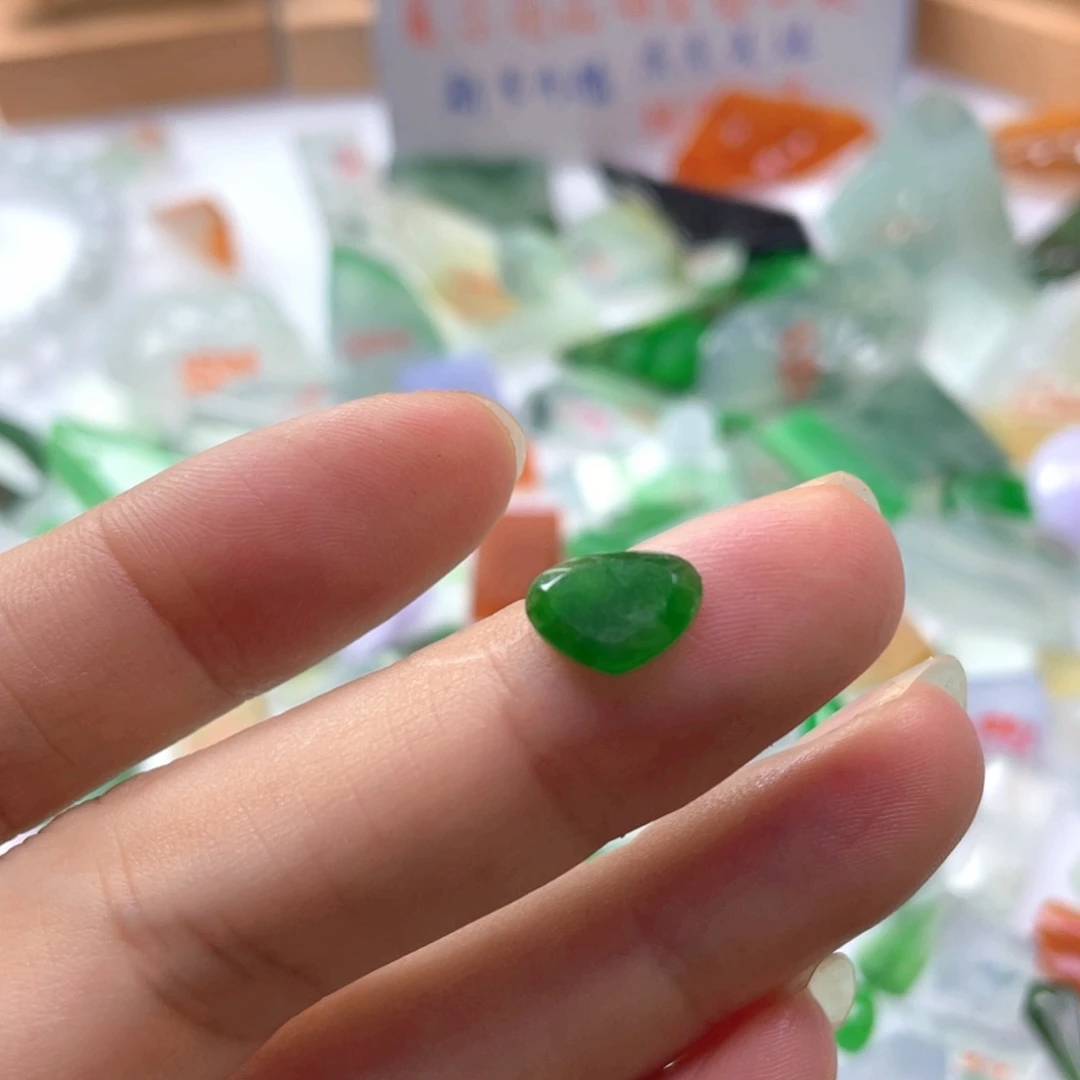 定制翡翠未镶嵌天然缅甸翡翠