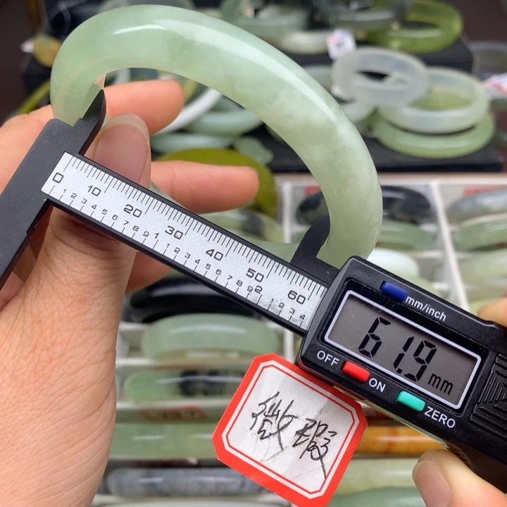 蛇纹石玉未镶嵌手镯514