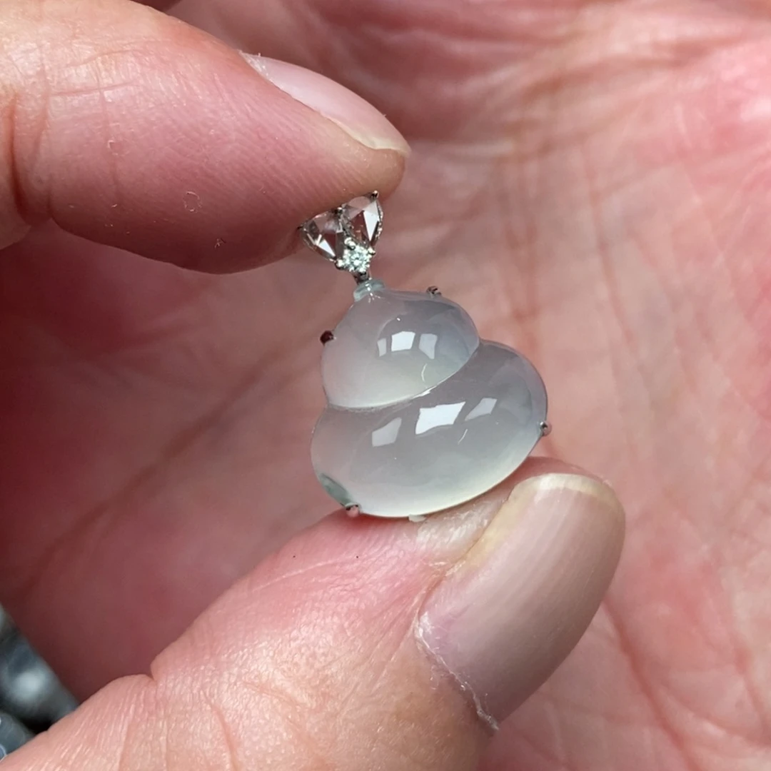 吊坠(不含链)18K金镶嵌翡翠葫芦