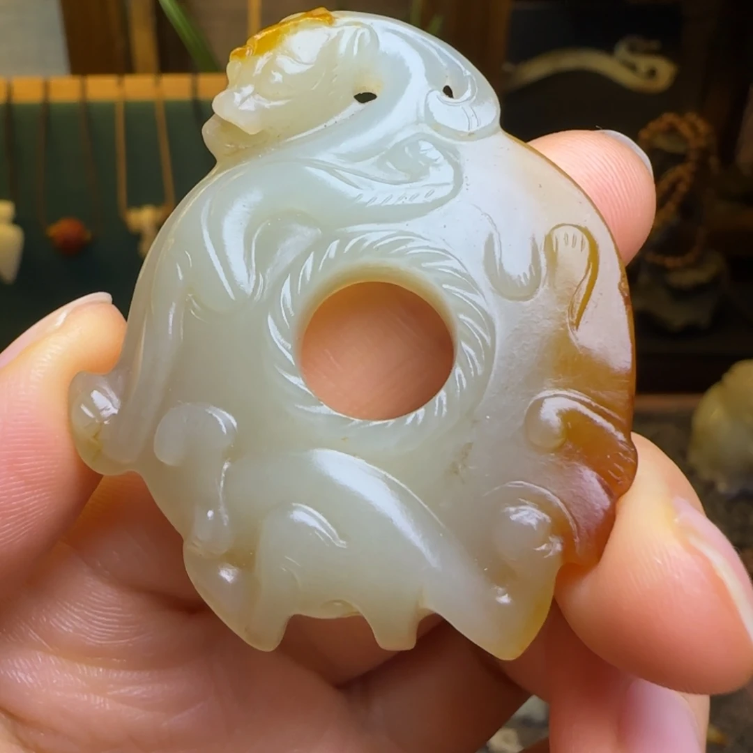 颈饰未镶嵌和田玉（糖玉）