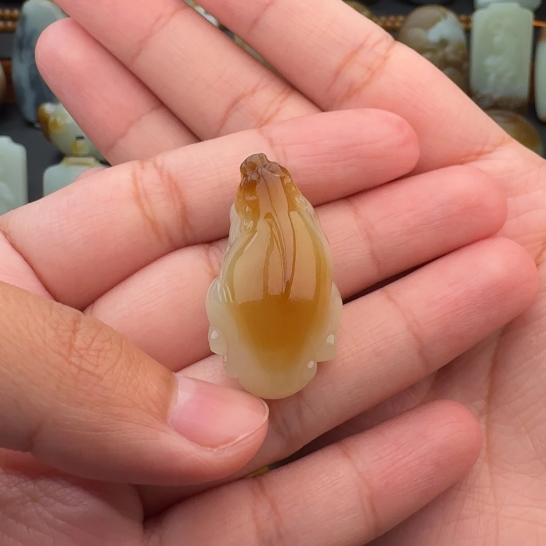 寻***道和田玉未镶嵌颈饰