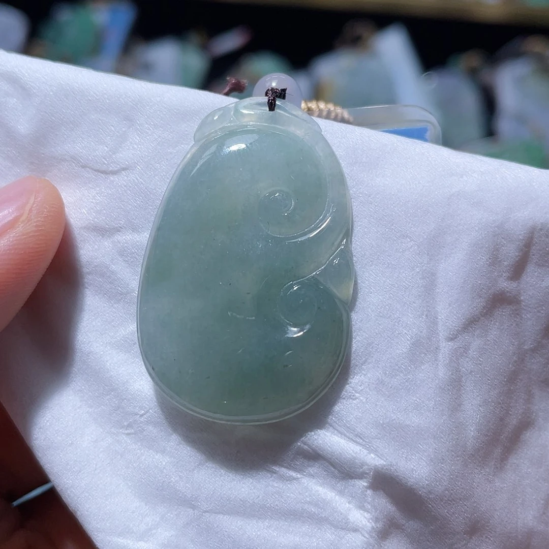 颈饰未镶嵌翡翠一个