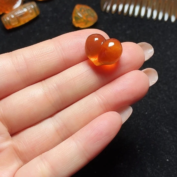 琥珀未镶嵌珠宝奇石吊