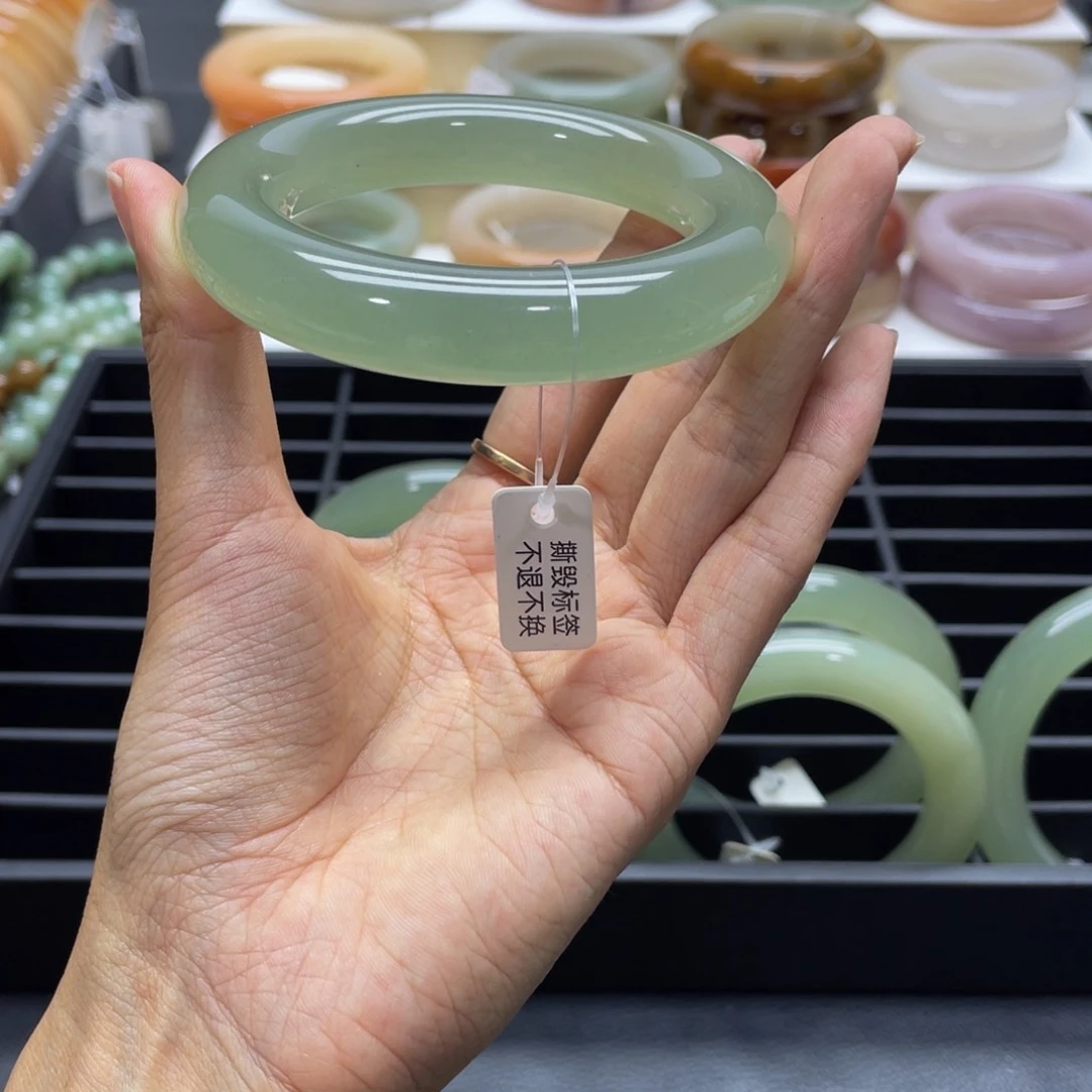 石英岩玉手镯未镶嵌【