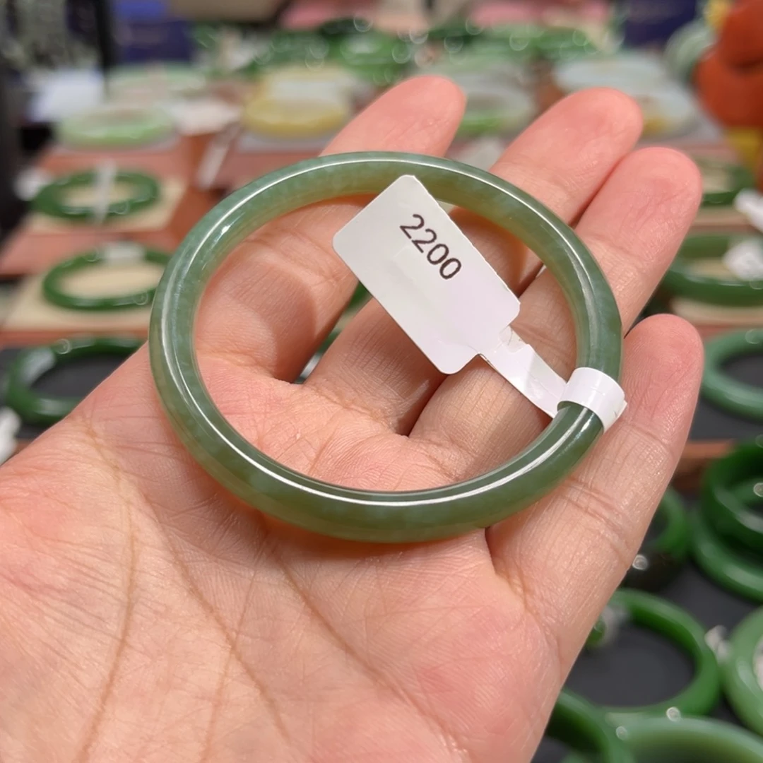 和田玉（碧玉）手镯未镶嵌