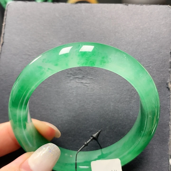 未镶嵌手镯石英质玉