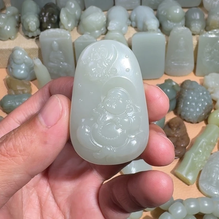 和田玉未镶嵌颈饰