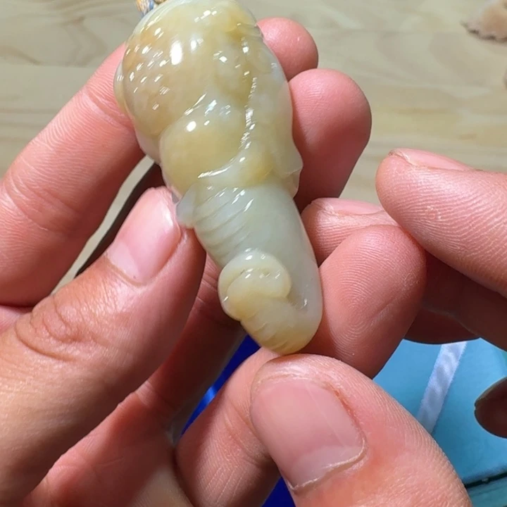 未镶嵌和田玉（糖玉）挂件