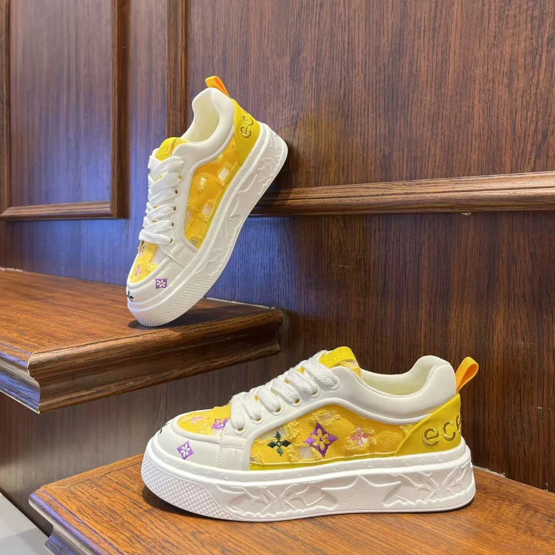 男鞋2025春夏季时尚刺绣镂空布面休闲板鞋低帮小众轻奢薄款潮男鞋