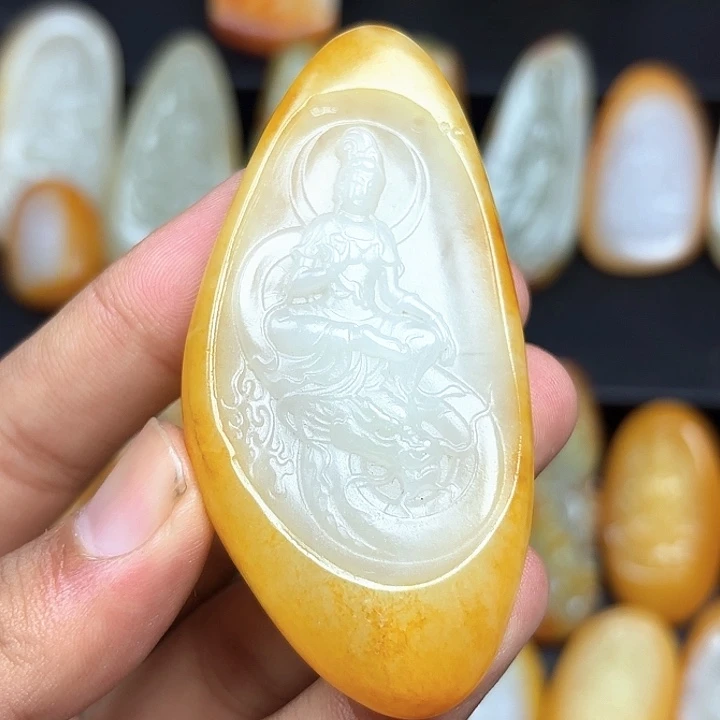 千***水和田玉未镶嵌颈饰