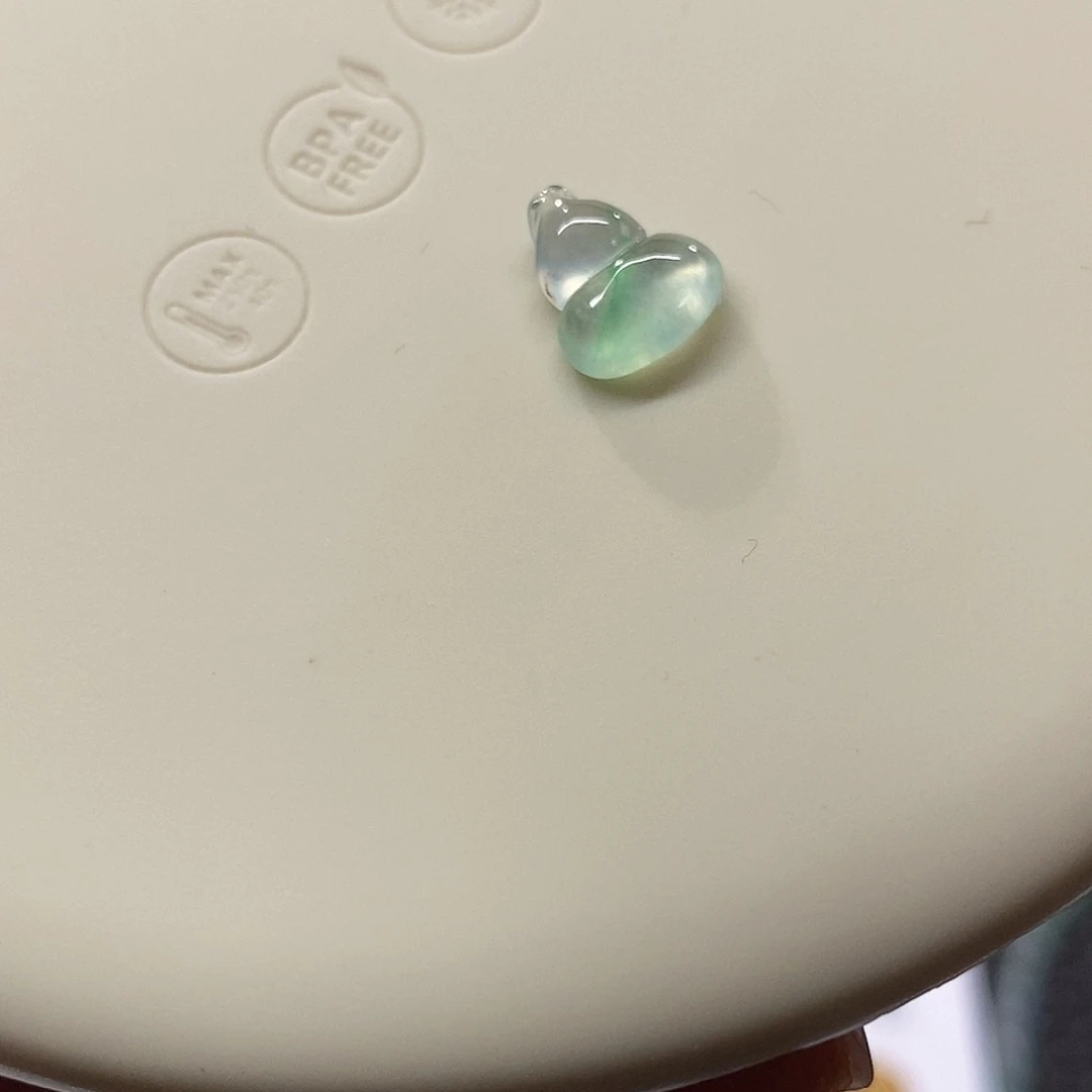 翡翠裸石玻璃飘绿葫芦