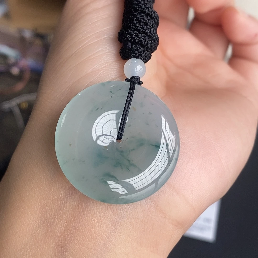 翡翠颈饰未镶嵌翡翠首饰