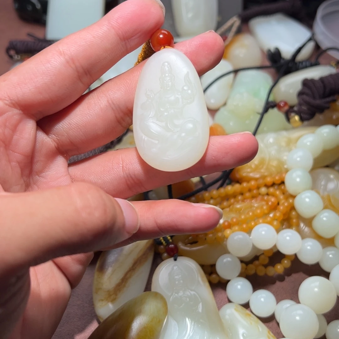 和田玉未镶嵌颈饰