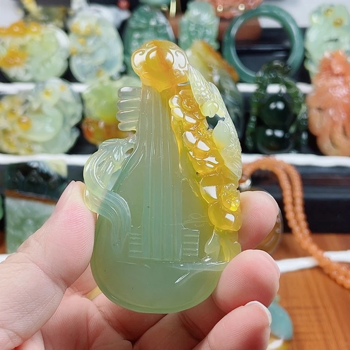 蛇纹石玉未镶嵌挂件