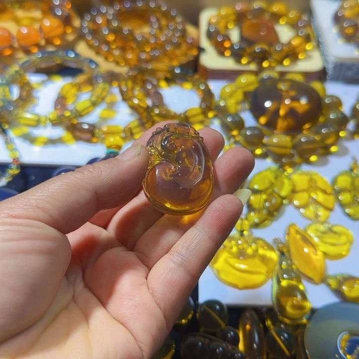 未镶嵌颈饰琥珀用****5如意吊坠