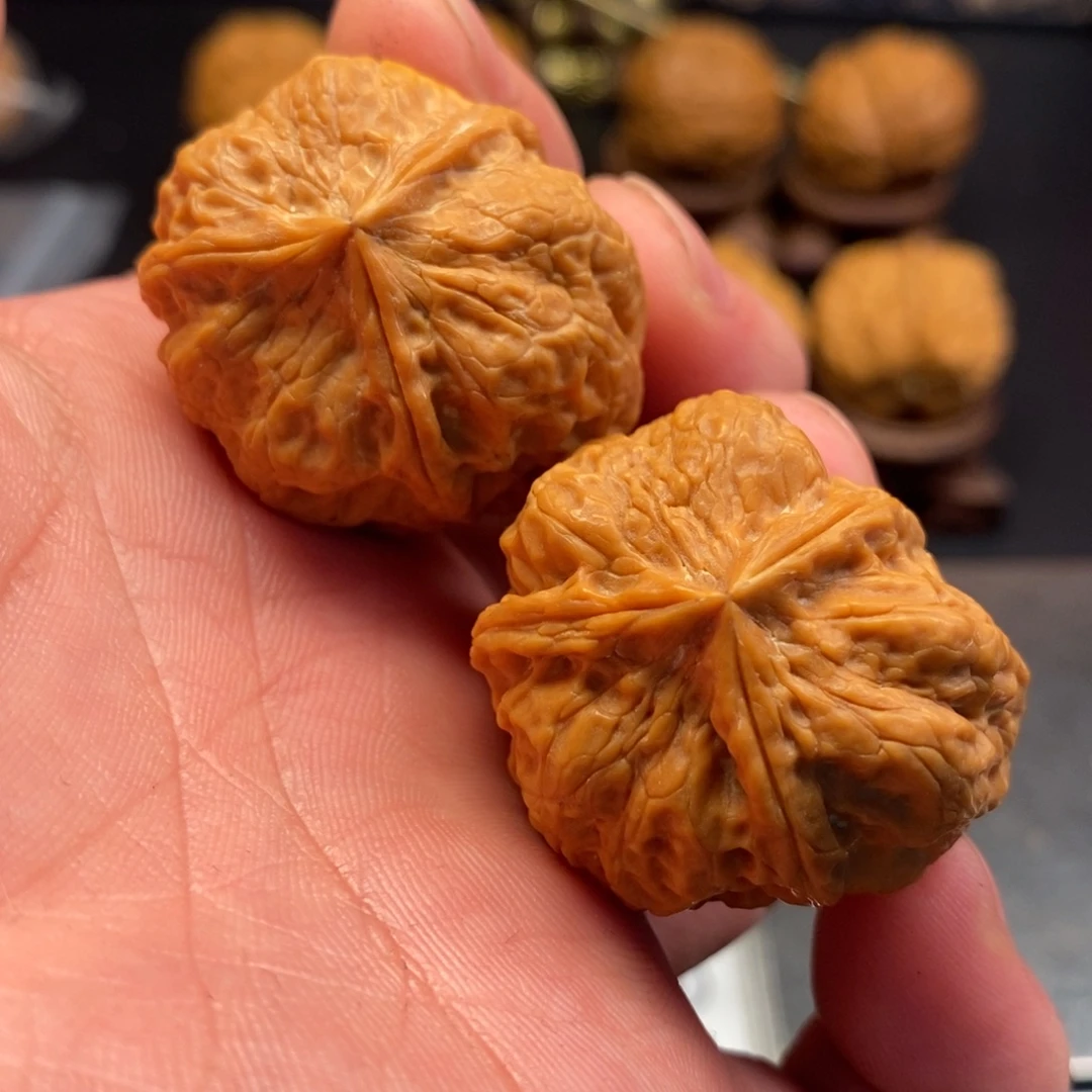 把件文玩核桃梅花三愣