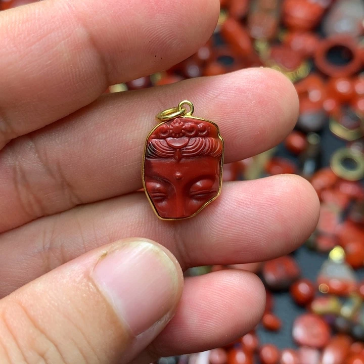 南红玛瑙18K金镶嵌颈饰