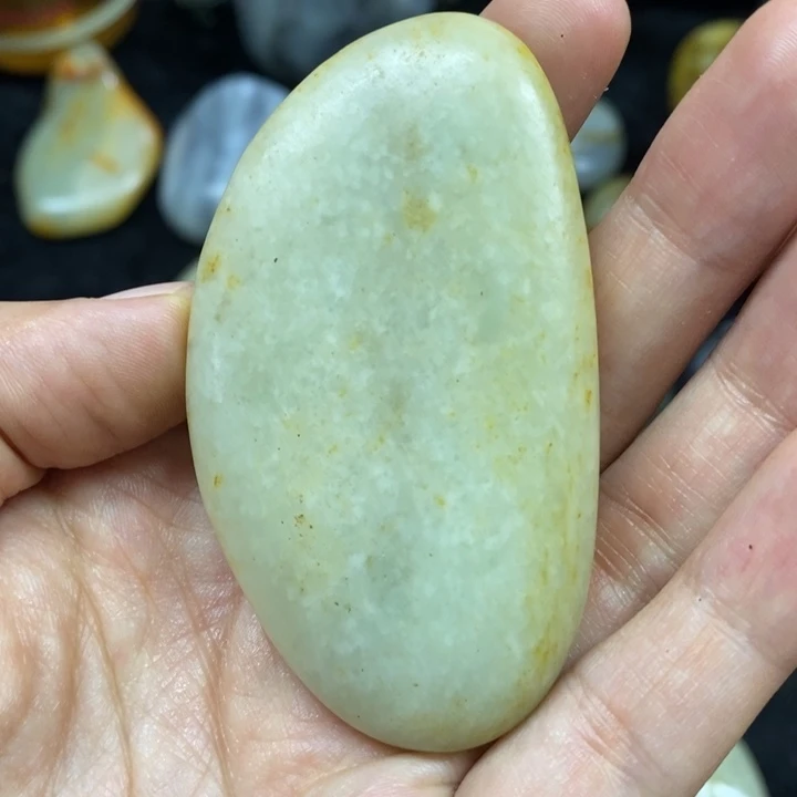 未镶嵌和田玉（糖玉）挂件