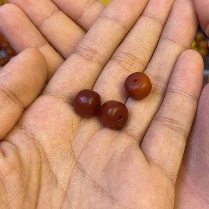 未镶嵌琥珀珠宝奇石多样性发其一