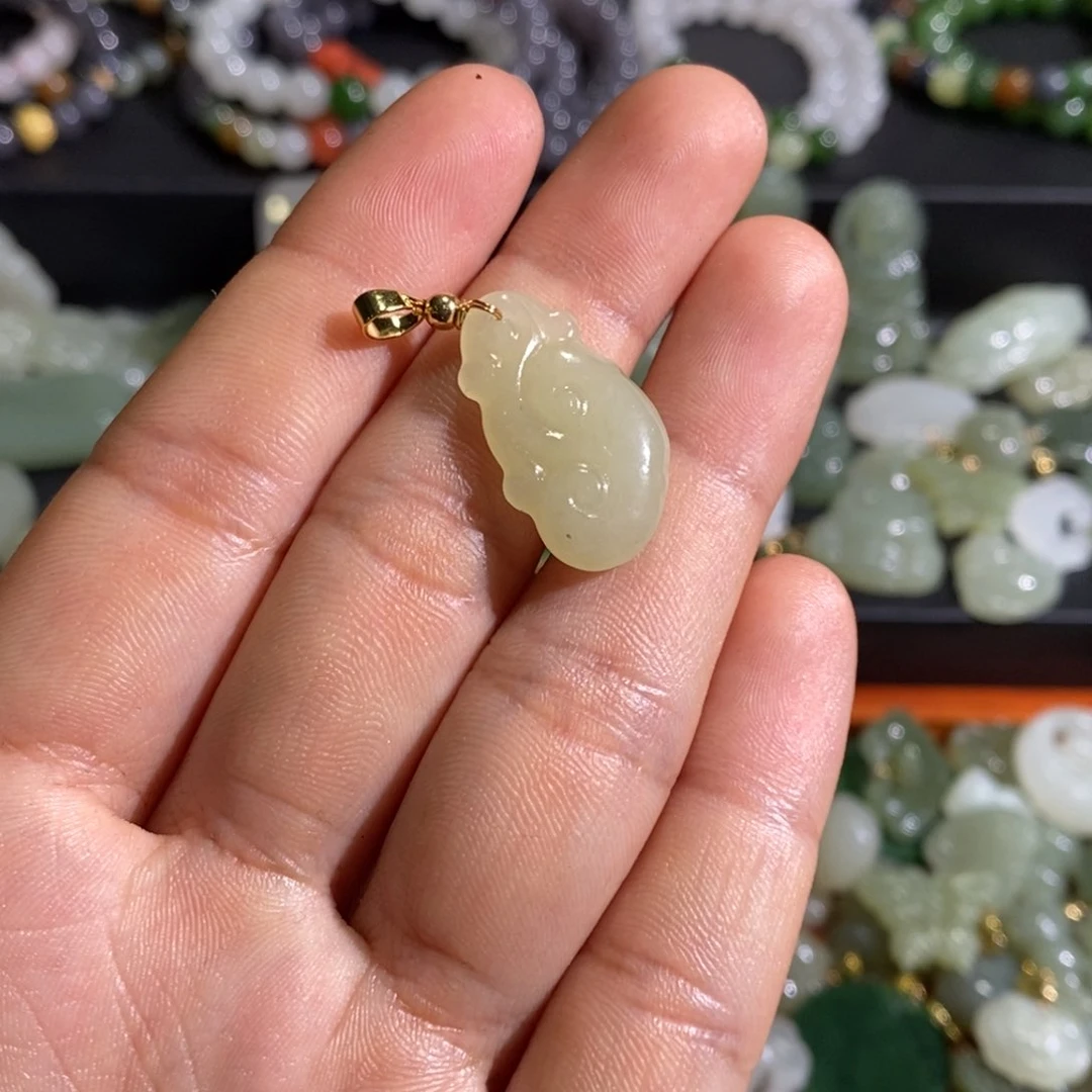 和田玉未镶嵌颈饰