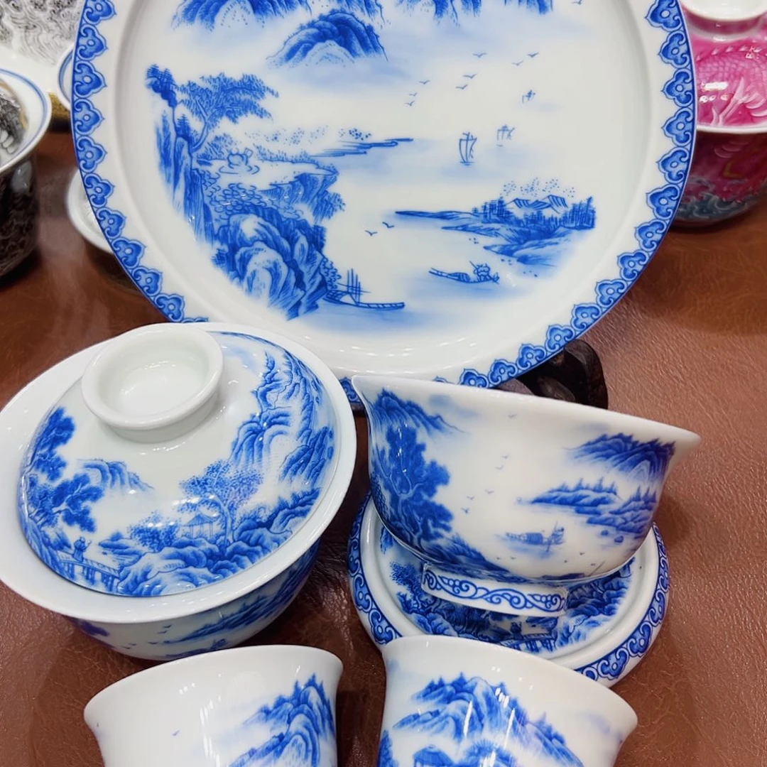 摆件景德镇陶瓷学院等多家单位建立合作关系