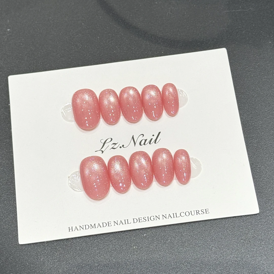 水蜜桃 嗲嗲二代 纯欲温柔系猫眼冬日美甲