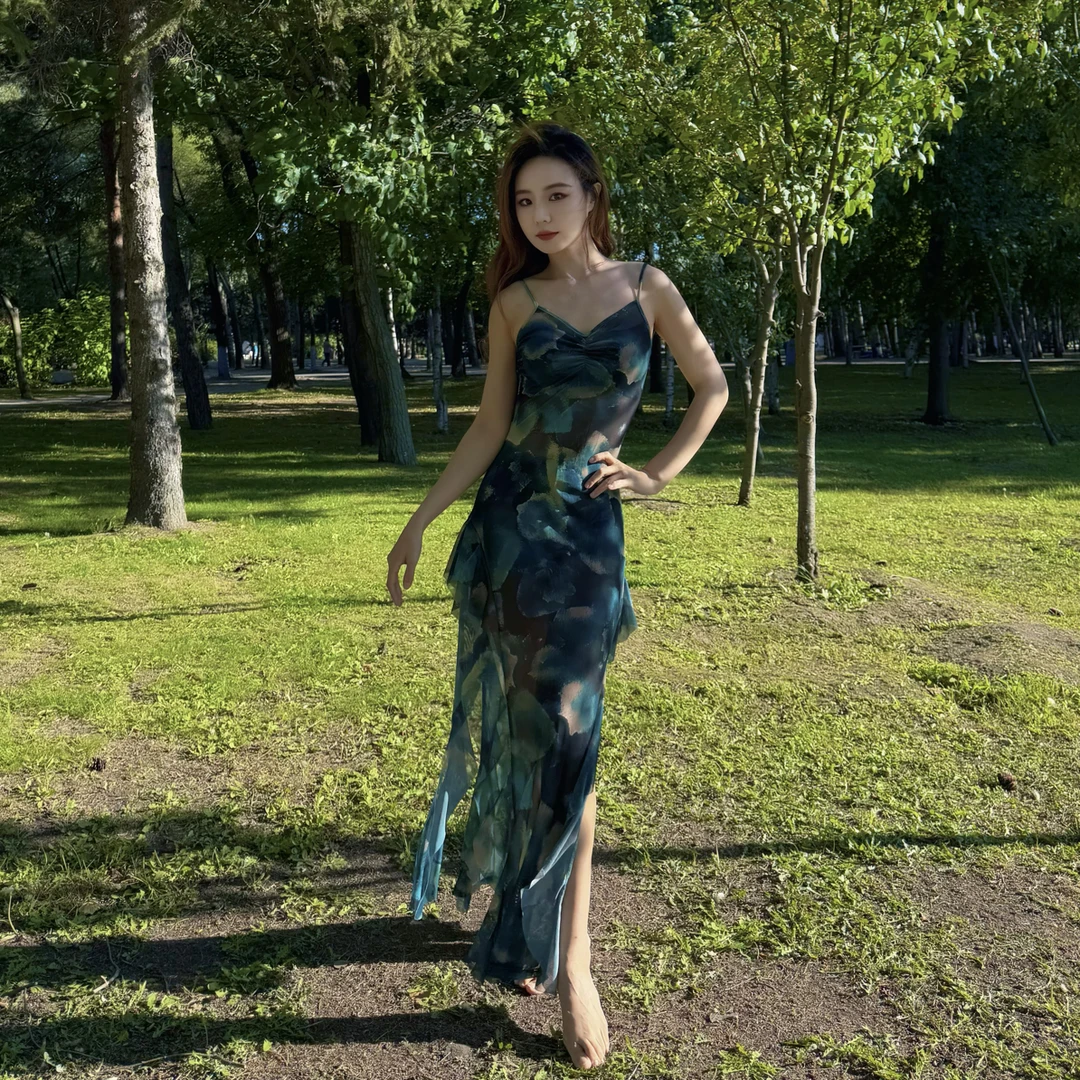 2025新款肚皮舞套装气质印花A字长款吊带连衣裙高级网纱练习服