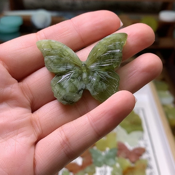 未镶嵌蛇纹石玉颈饰