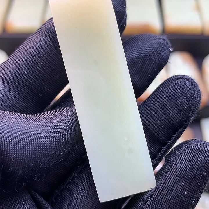 岫岩老玉（透闪石质玉）未镶嵌颈饰