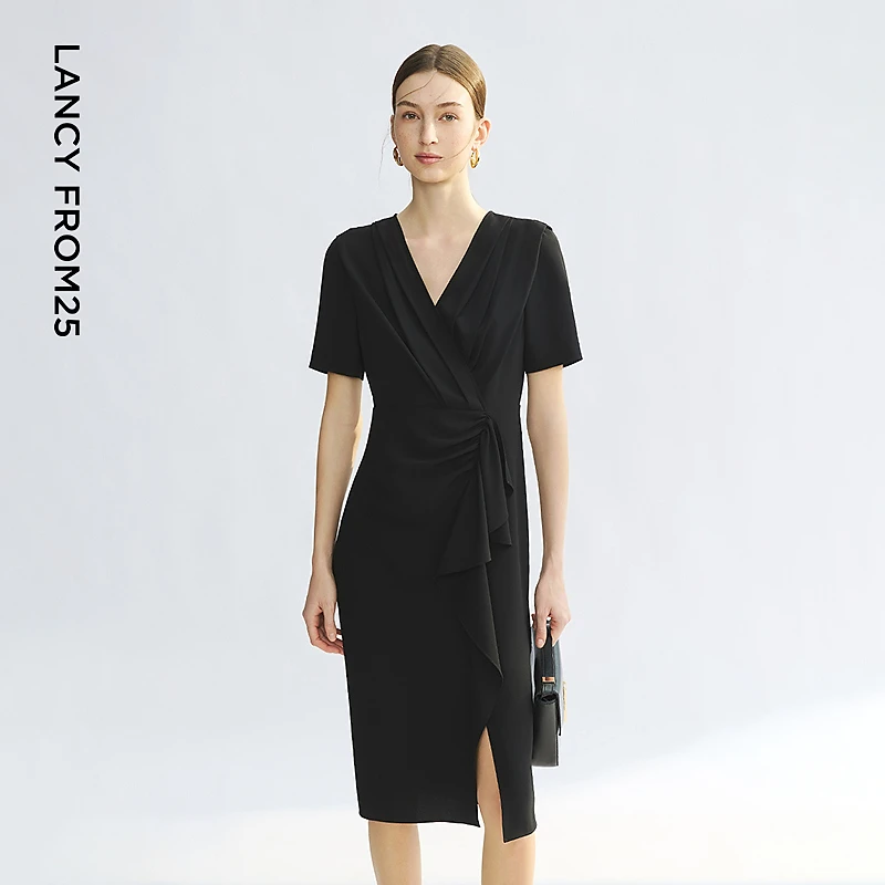 朗姿围裹式V领褶皱连衣裙法式优雅侧开衩小黑裙2025年夏季新款