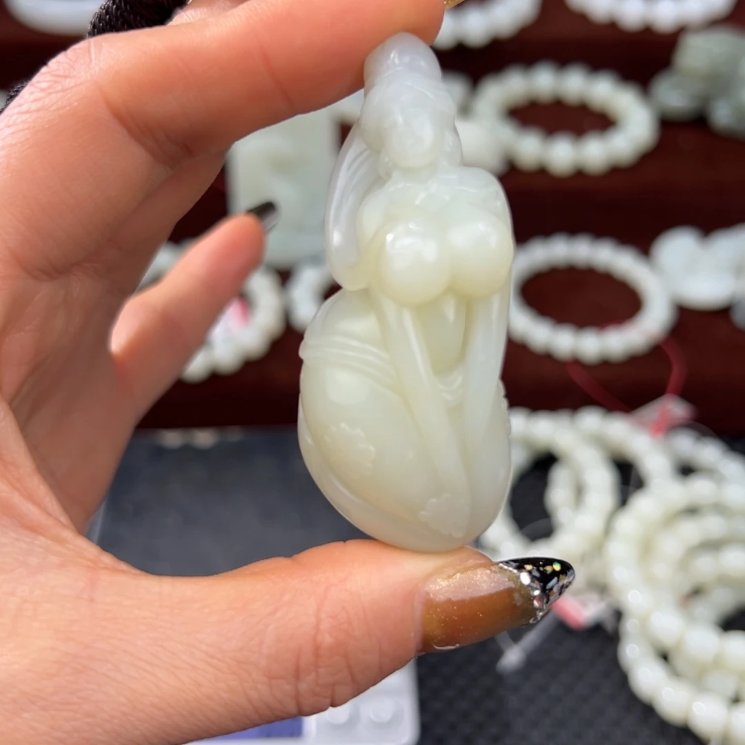 和田玉未镶嵌颈饰