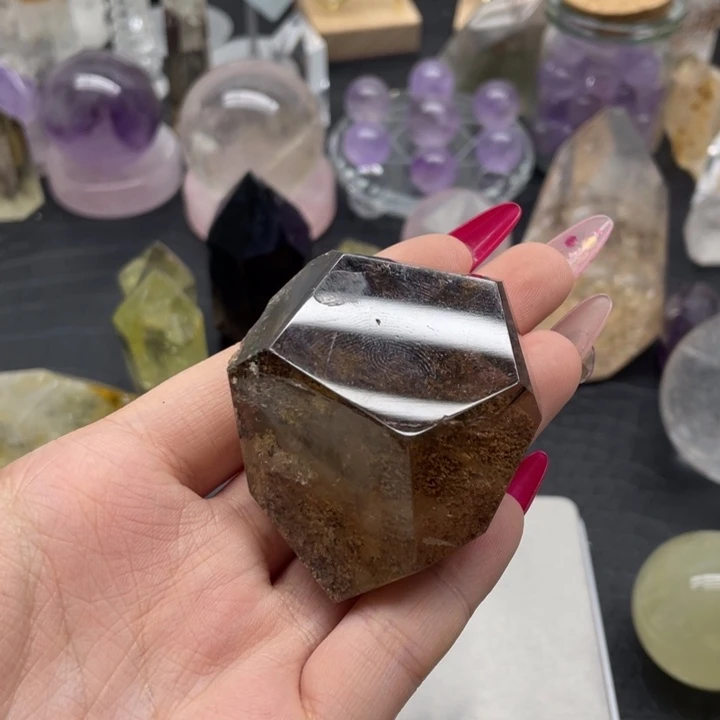 水晶46未镶嵌莱**尔天然水晶