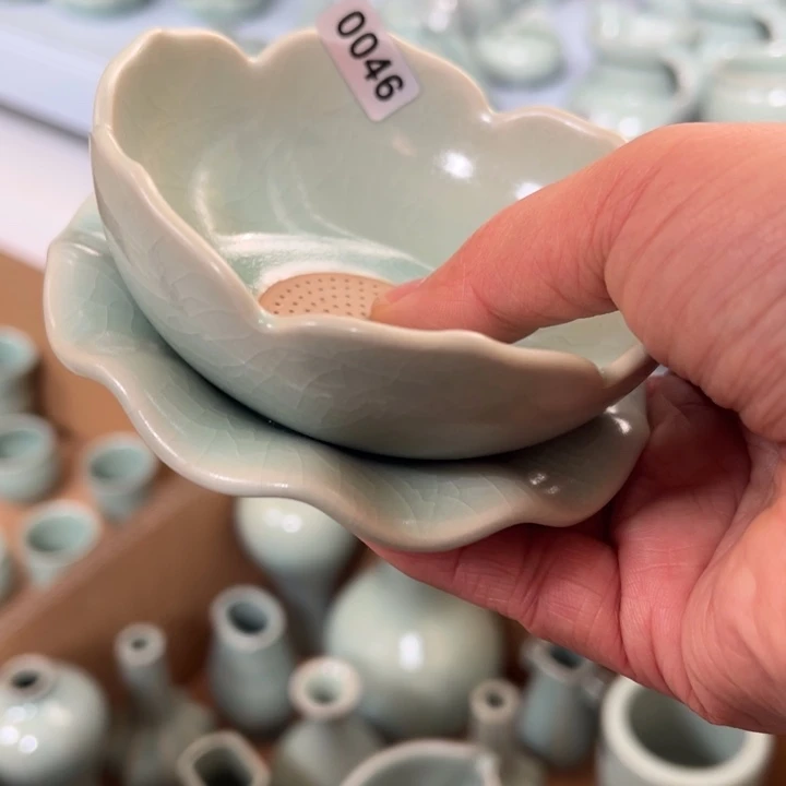 瓷摆件0046梅花茶漏瑕