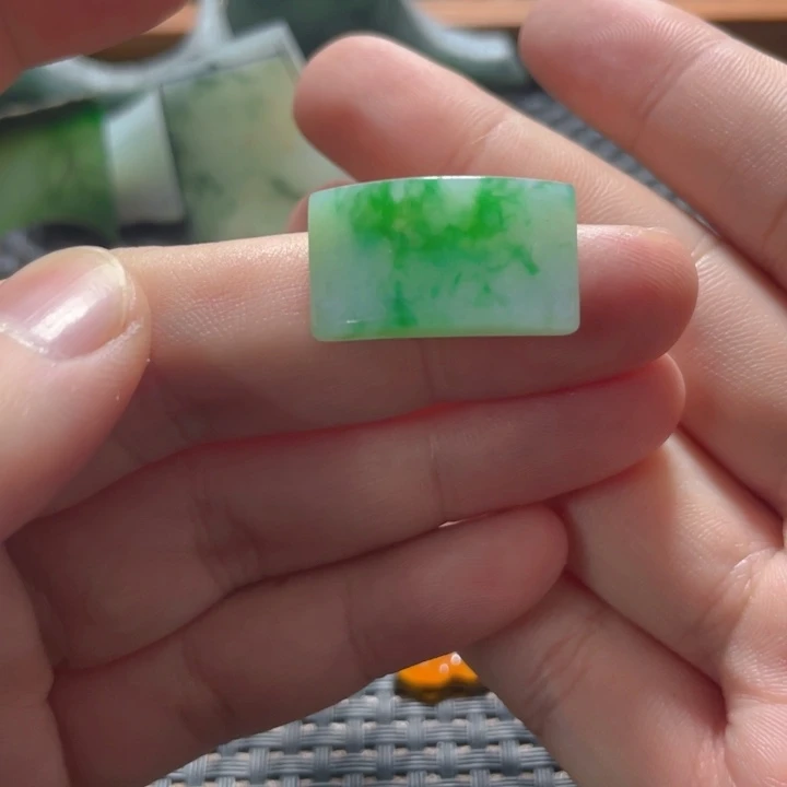 刘***戈定制翡翠未镶嵌翡翠