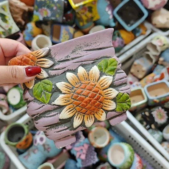 当场拍满15元发货不凑不发，花盆盆口不方不圆有针孔黑点是正常的，