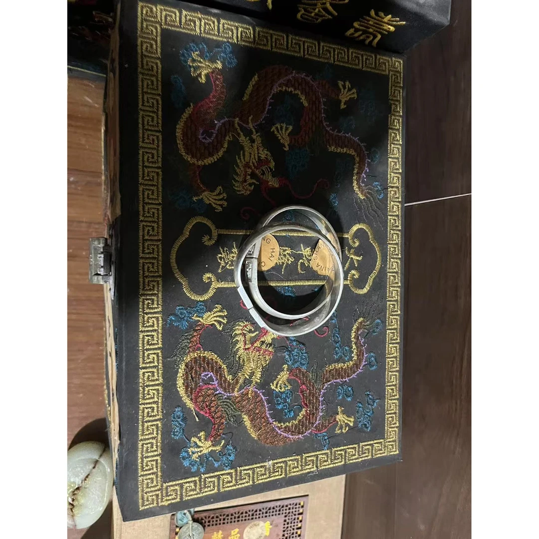 精品摆件双龙刺绣箱开