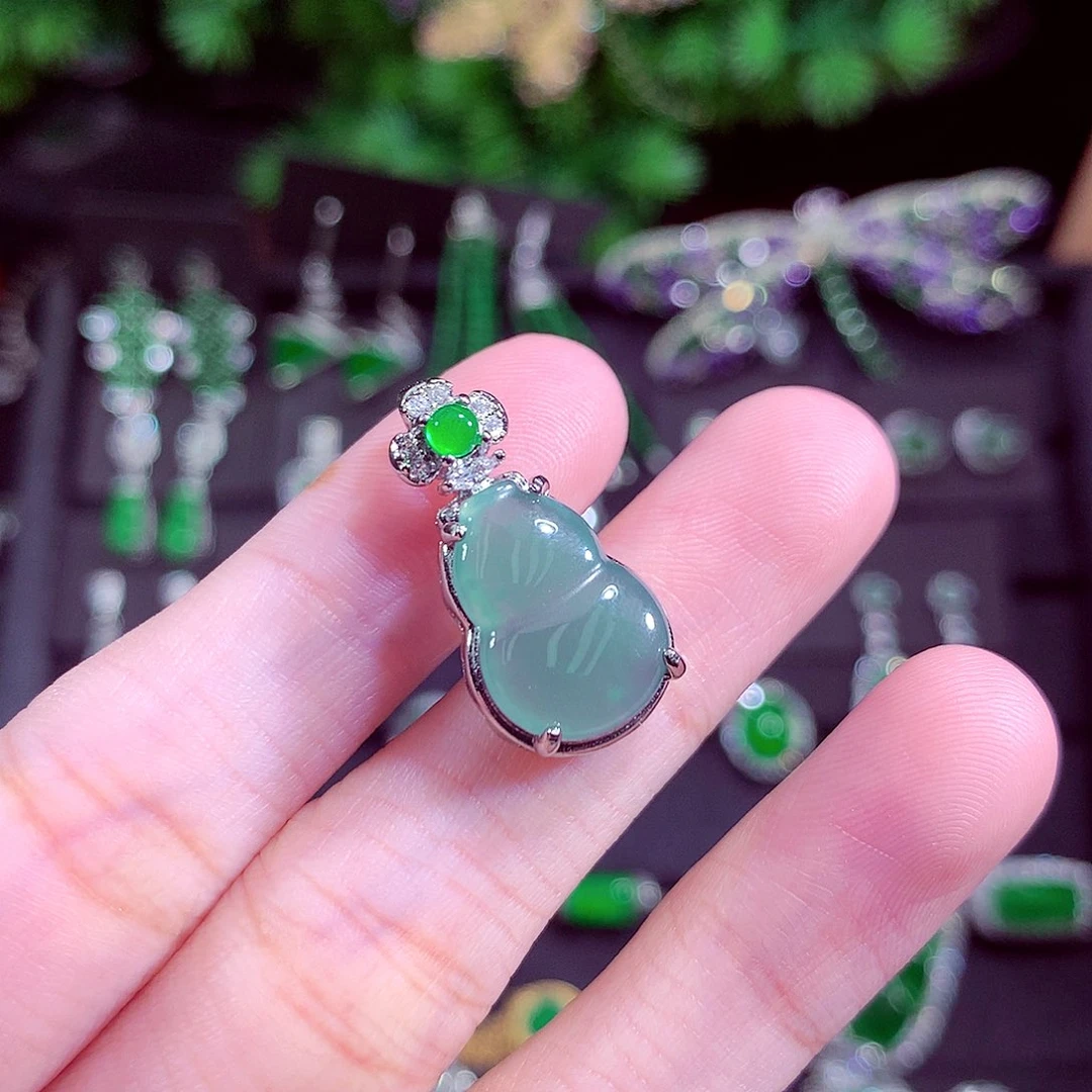 颈饰未镶嵌翡翠天然