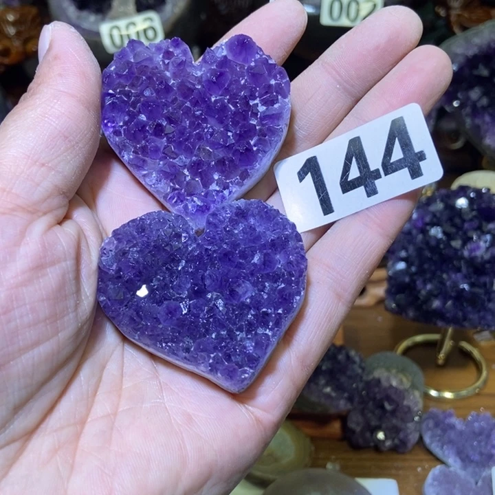 蓝***儿紫晶未镶嵌大型摆件（非配饰）