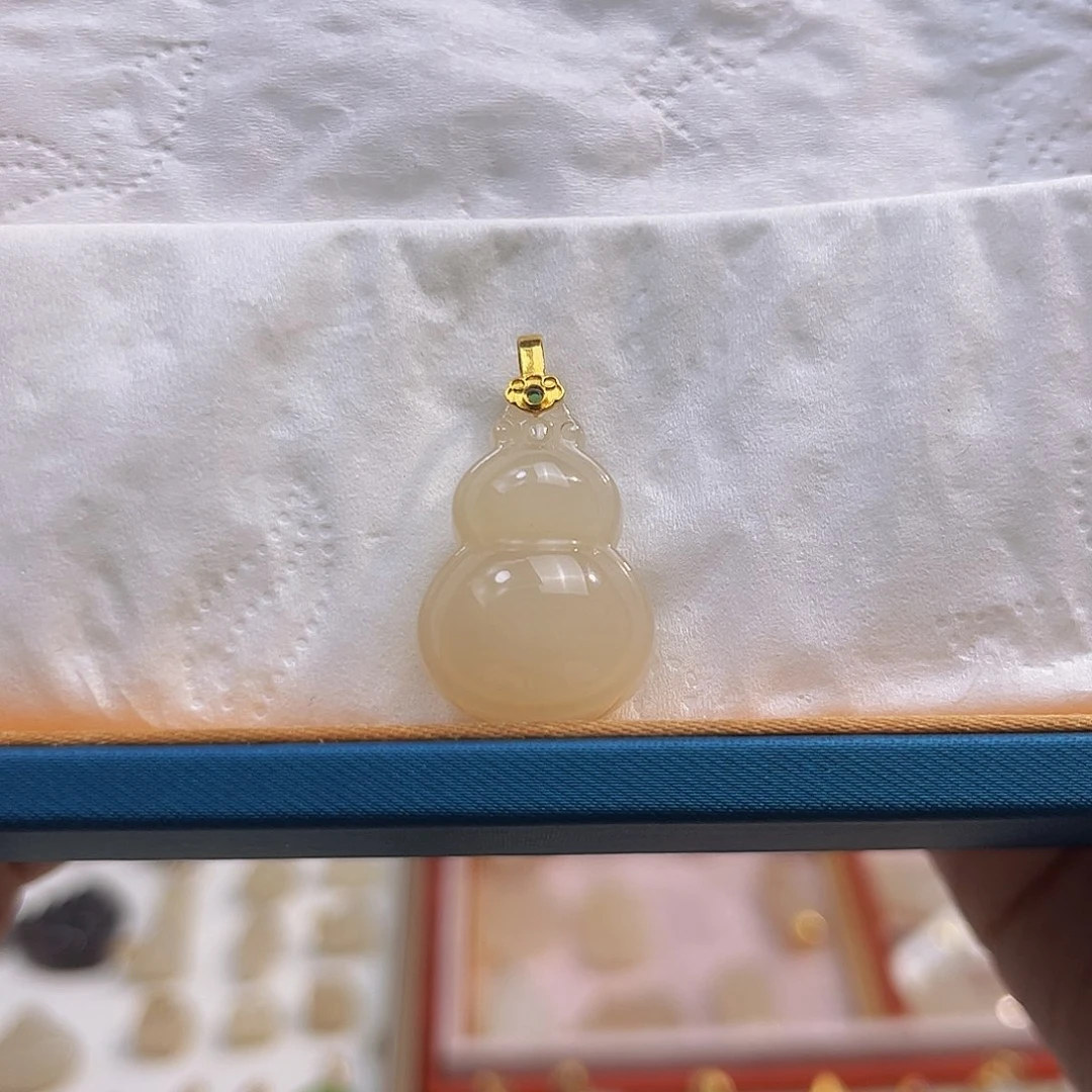 和田玉18K金镶嵌吊坠(不含链)