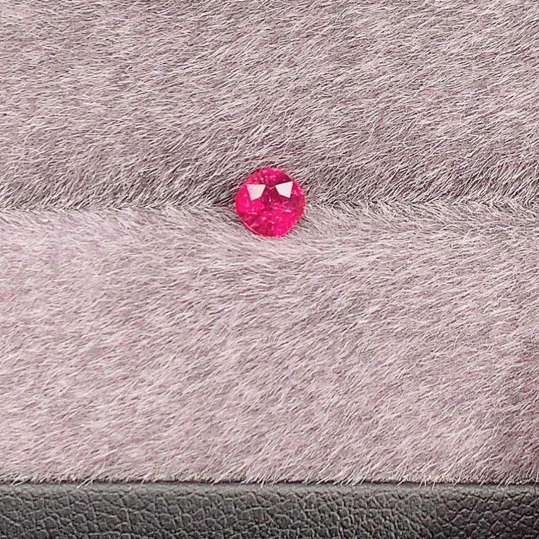 尖晶石裸石0.37/399