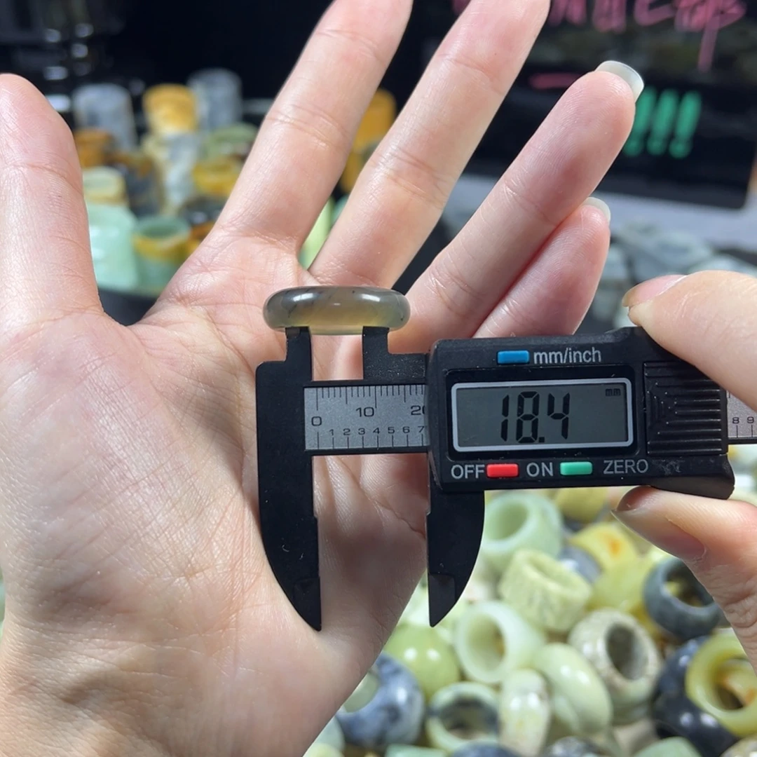 蛇纹石玉未镶嵌戒指