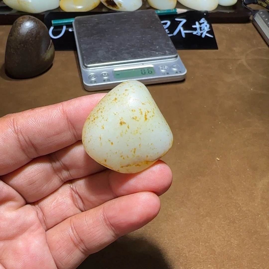 G***d颈饰未镶嵌和田玉（青玉）